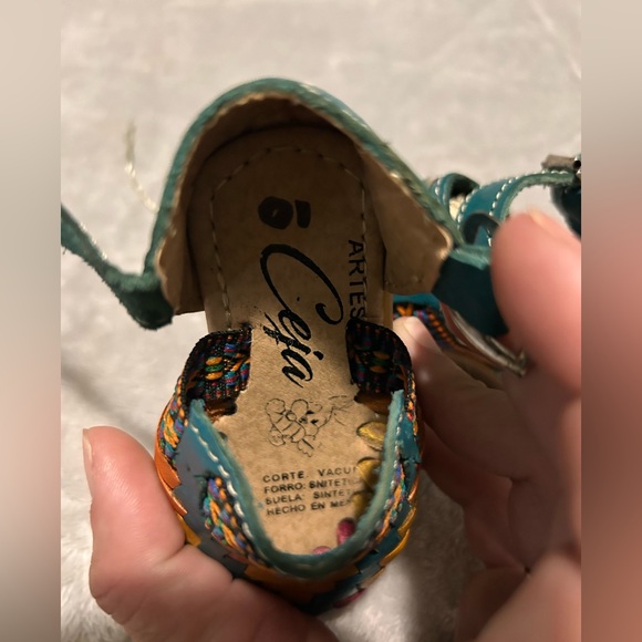 Artesanias Ceja Teal and Multicolor Sandals - Picture 5 of 5